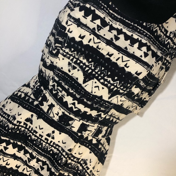 Black n White Aztec Style Dress - Picture 5 of 6